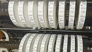 Этикетки с термоплавким клеем